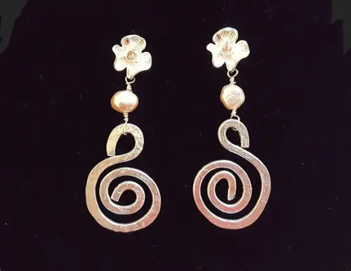 Brinco Pino de Prata com Pérola Natural Rose