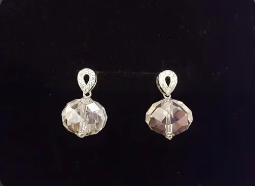 Brinco Pino de Prata com Mini Zircônias e Cristal