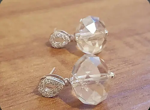 Brinco Pino de Prata com Mini Zircônias e Cristal