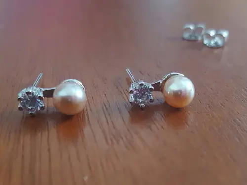 Brinco Pino de Prata com Zircônia e Pérola Rose