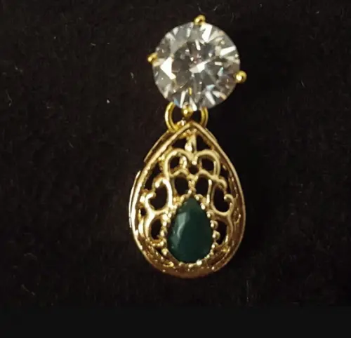 Brinco Pino de Zircônia e Pingente Vazado Verde