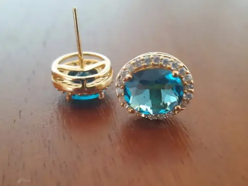 Brinco Pino Dourado com Cristais Água Marinha e Incolor