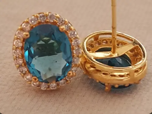 Brinco Pino Dourado com Cristais Água Marinha e Incolor