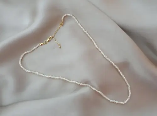 Choker de Mini Pérolas Naturais