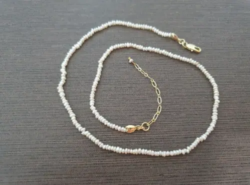 Choker de Mini Pérolas Naturais