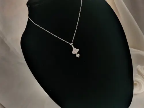 Colar Banhado Á Prata com Mini Cristais