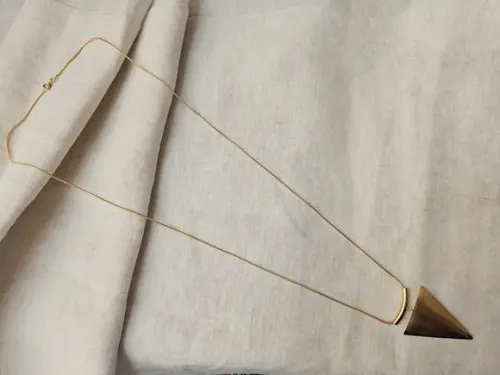 Colar Banhado de Corrente com Pingente Triangular
