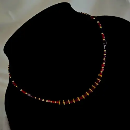 Colar Choker com Pedras Granada e Cristais Rubi