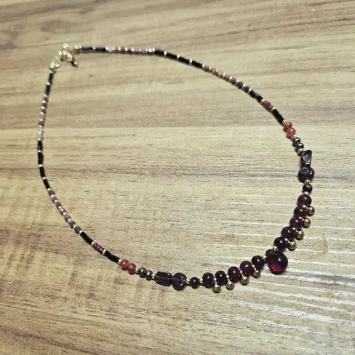 Colar Choker com Pedras Granada e Cristal Rubi