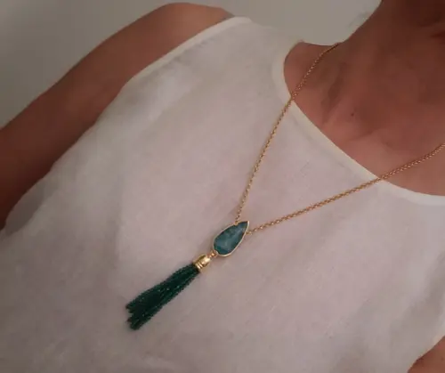 Colar com Cabochão Cristal Esmeralda e Franja de Cristais
