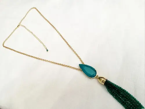 Colar com Cabochão Cristal Esmeralda e Franja de Cristais