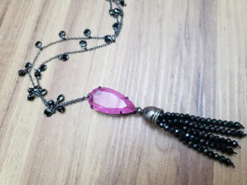 Colar com Cabochão e Franja de Cristais