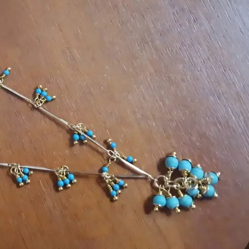 Colar com Mini Pingentes de Pedras Naturais Turquesa