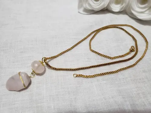 Colar com Pedra Natural Quartzo Rosa