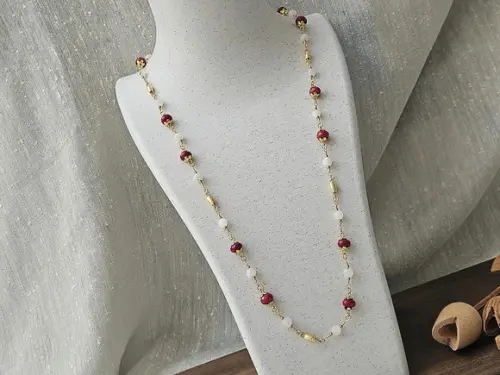 Colar com Pedras Jade e Pedras da Lua