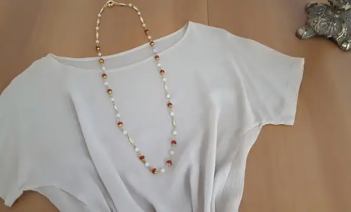 Colar com Pedras Jade e Pedras da Lua