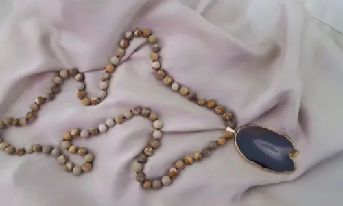 Colar Com Pedras Jasper Imperador E Pingente Ágata