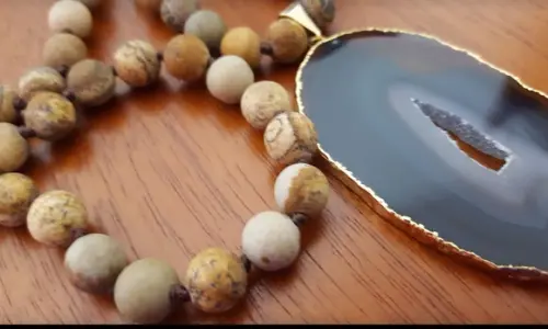 Colar Com Pedras Jasper Imperador E Pingente Ágata