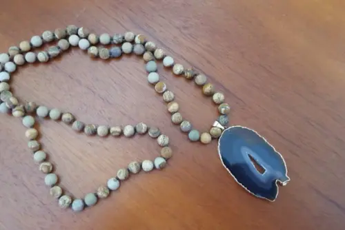 Colar Com Pedras Jasper Imperador E Pingente Ágata