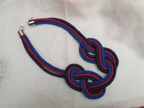 Colar de Corda Azul Marinho