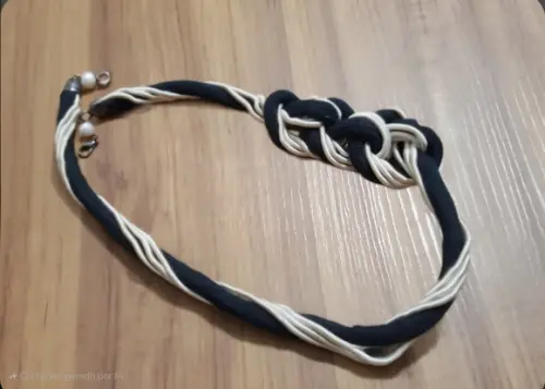 Colar de Corda com Nós Lateral