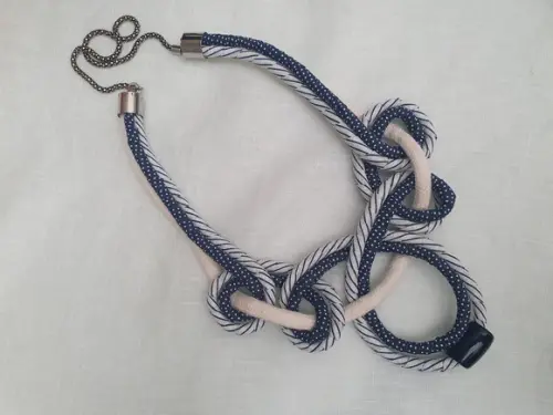 Colar De Corda Encapado