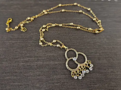 Colar de Corrente com Pingente e Mini Cristais