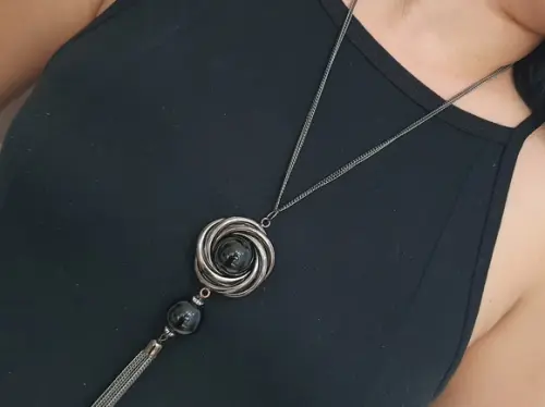 Colar de Corrente Grafite com Pingente Flor e Franja