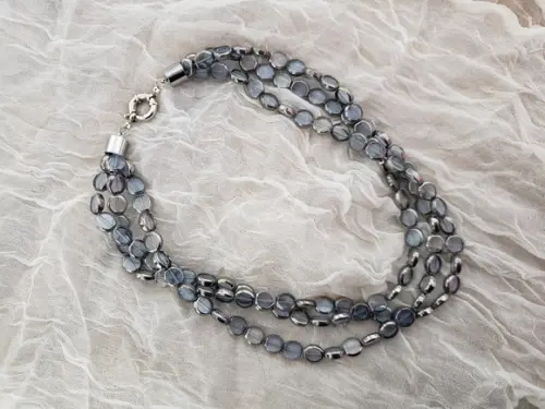 Colar de Cristais Cinza Prateado