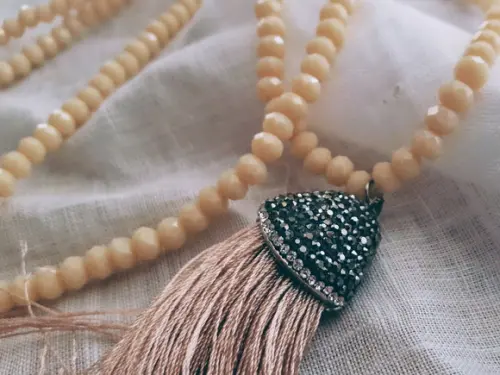 Colar de Cristais e Tassel