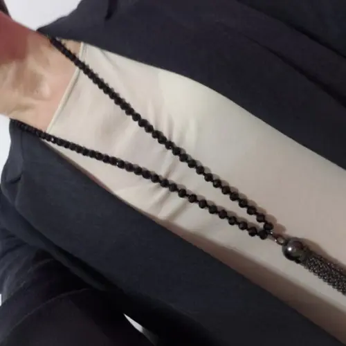 Colar de Cristais Preto com Franja de Correntes