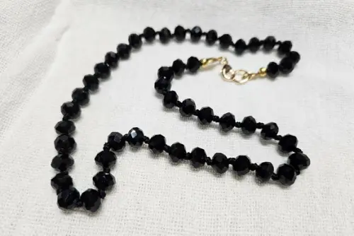 Colar de Cristais Preto