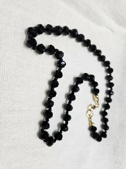 Colar de Cristais Preto