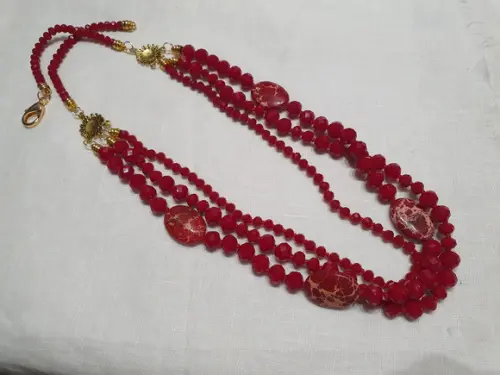 Colar de Cristal Vermelho