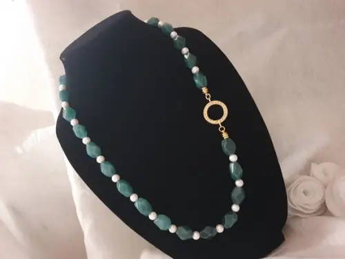 Colar de Jade Verde Colonial Chanfrado