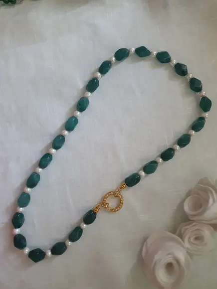Colar de Jade Verde Colonial Chanfrado