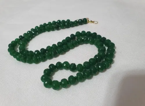 Colar de Jade Verde Esmeralda