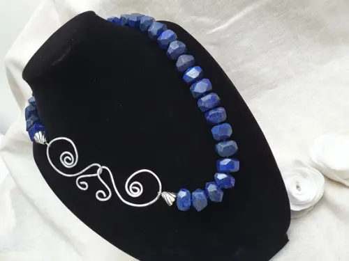 Colar de Lápis Lazuli e Entremeio Banhado a Prata