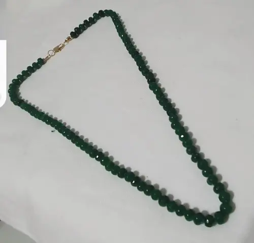 Colar de Jade Verde Esmeralda