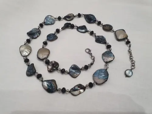 Colar de Madrepérola e Cristal Preto Semijoia