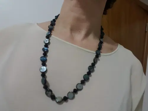 Colar de Madrepérola e Cristal Preto