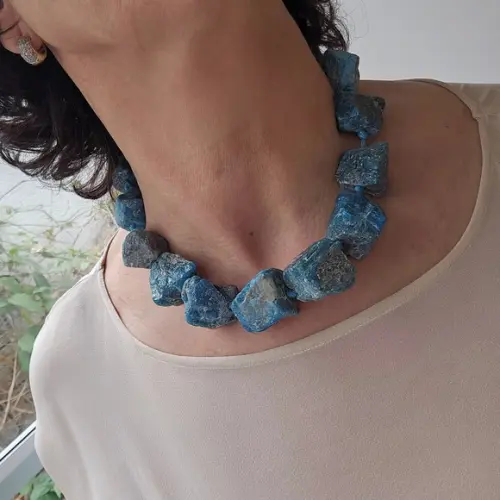 Colar de Pedra Natural Bruta Jade Azul