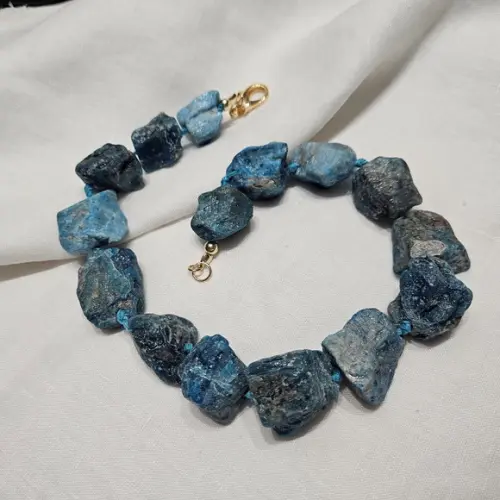 Colar de Pedra Natural Bruta Jade Azul