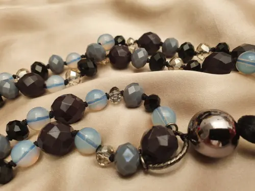 Colar de Pedra Natural Opala e Cristal Preto e Cinza