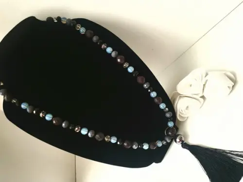 Colar de Pedra Natural Opala e Cristal Preto e Cinza