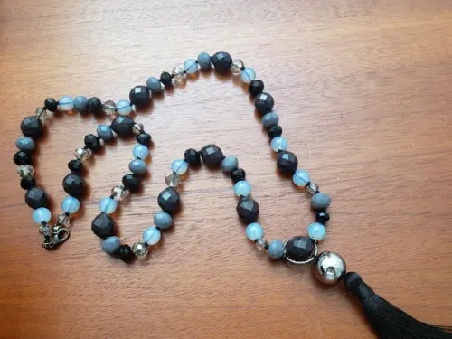 Colar de Pedra Natural Opala e Cristal Preto e Cinza