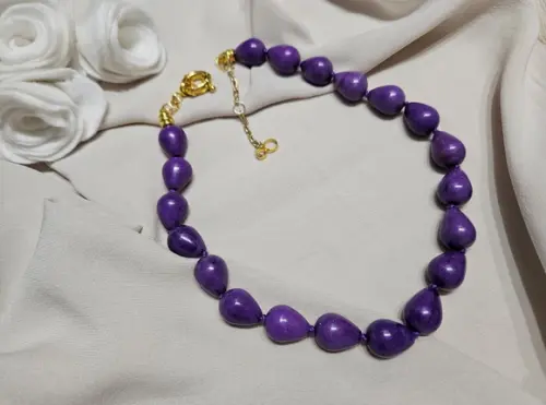 Colar de Pedras Naturais Howlita Roxo