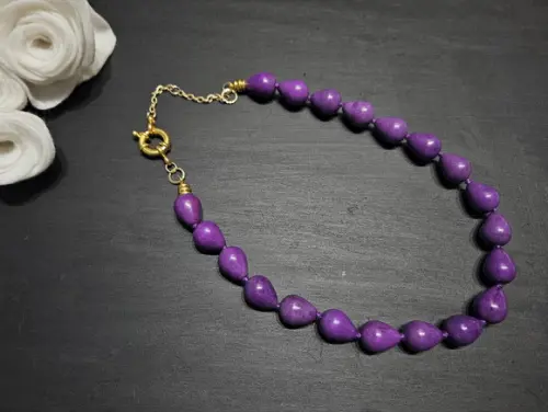 Colar de Pedras Naturais Howlita Roxo