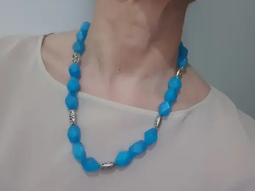 Colar de Pedras Naturais Jade Celeste