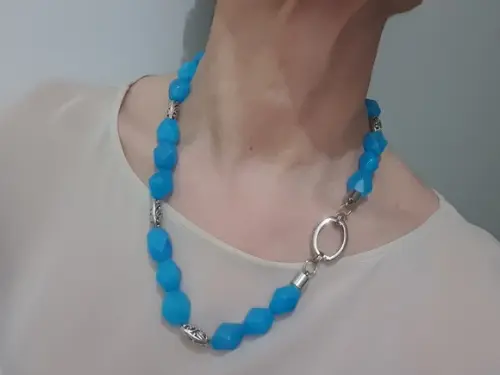 Colar de Pedras Naturais Jade Celeste